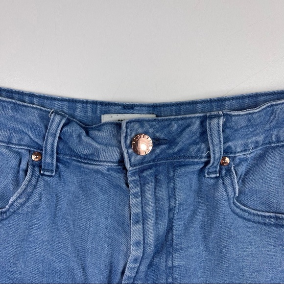 Forever 21 Mid Rise Distressed Light Wash Denim Shorts - Picture 3 of 8